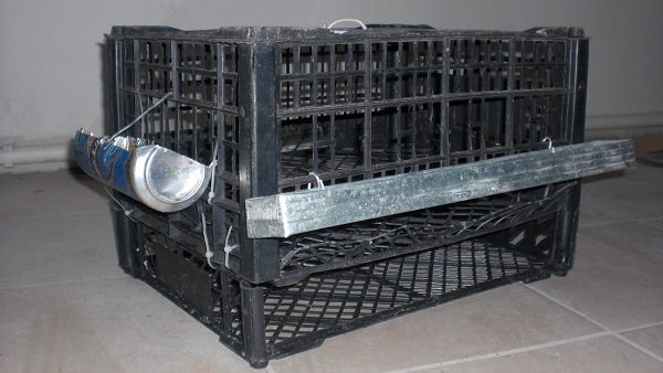  Ready cage for quails from plastic boxes
