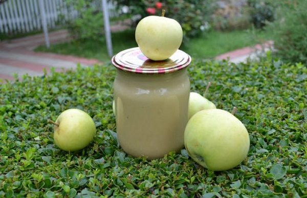 Marmelade aus Äpfeln Weißes Gießen
