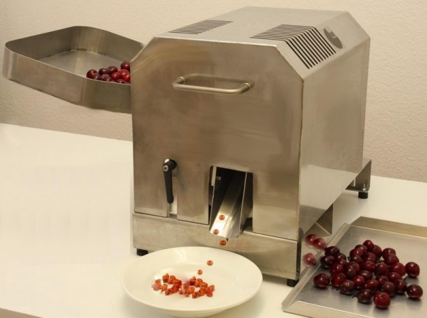  Electric machines for separating pits from cherries are expensive, used for large volumes of products