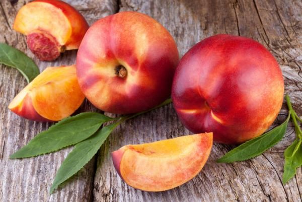  Nektarin är en mer kostprodukt än persika, även om det är sötare