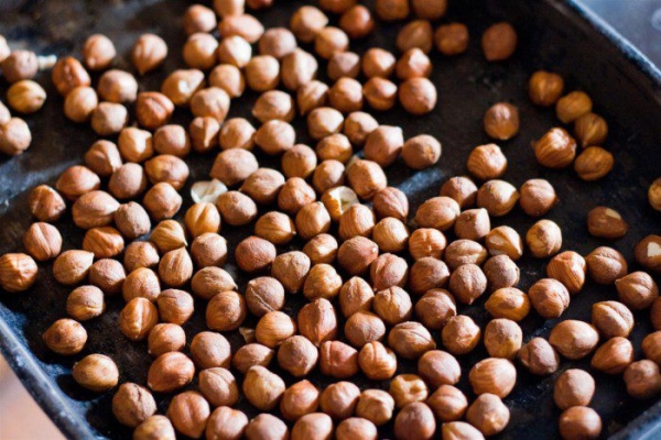  At home, hazelnuts can be dried in a frying pan, in an electric dryer and oven