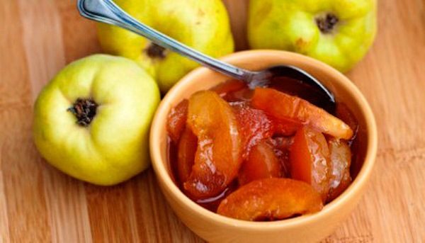  During pregnancy, disorders of the gastrointestinal tract are recommended to boil the fruit of Quince