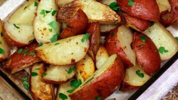  Kartoffel Lyubava hat einen ausgezeichneten Geschmack