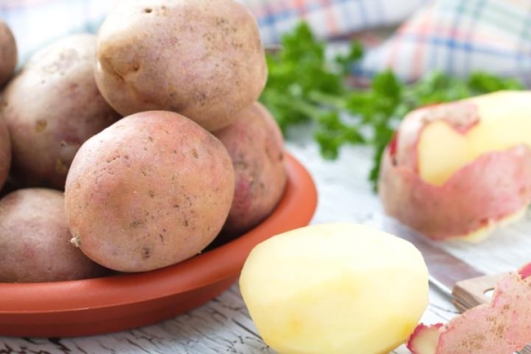  Το Romano είναι ιδανικό για την παρασκευή πατάτας με πατάτες, χάρη στην υψηλή περιεκτικότητά του σε άμυλο.